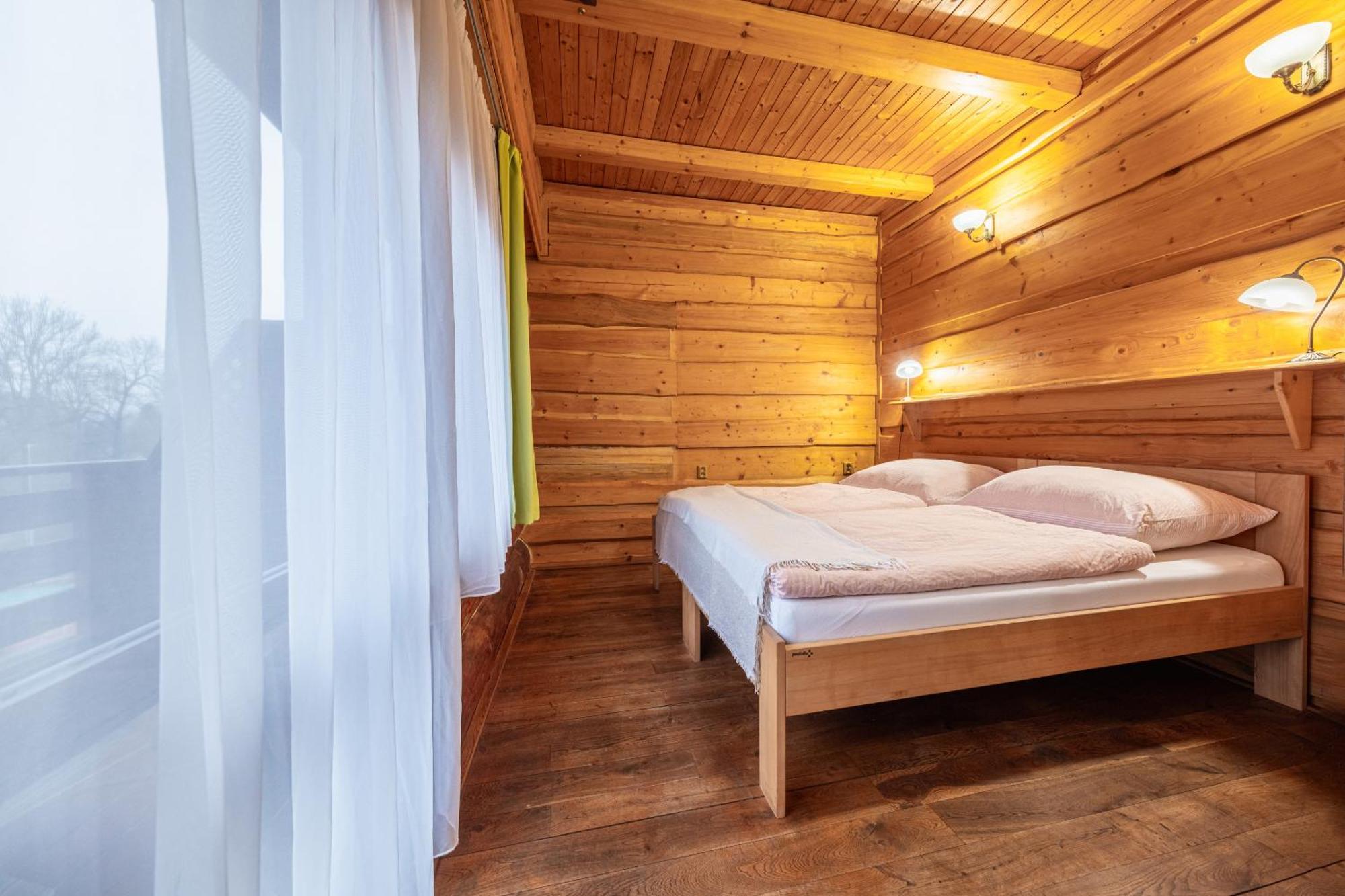 Sport-Hotel Sibenicni Vrch Mnichovice Buitenkant foto