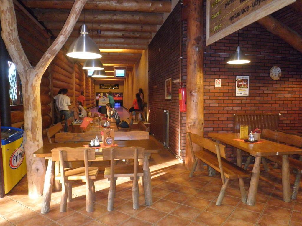 Sport-Hotel Sibenicni Vrch Mnichovice Buitenkant foto