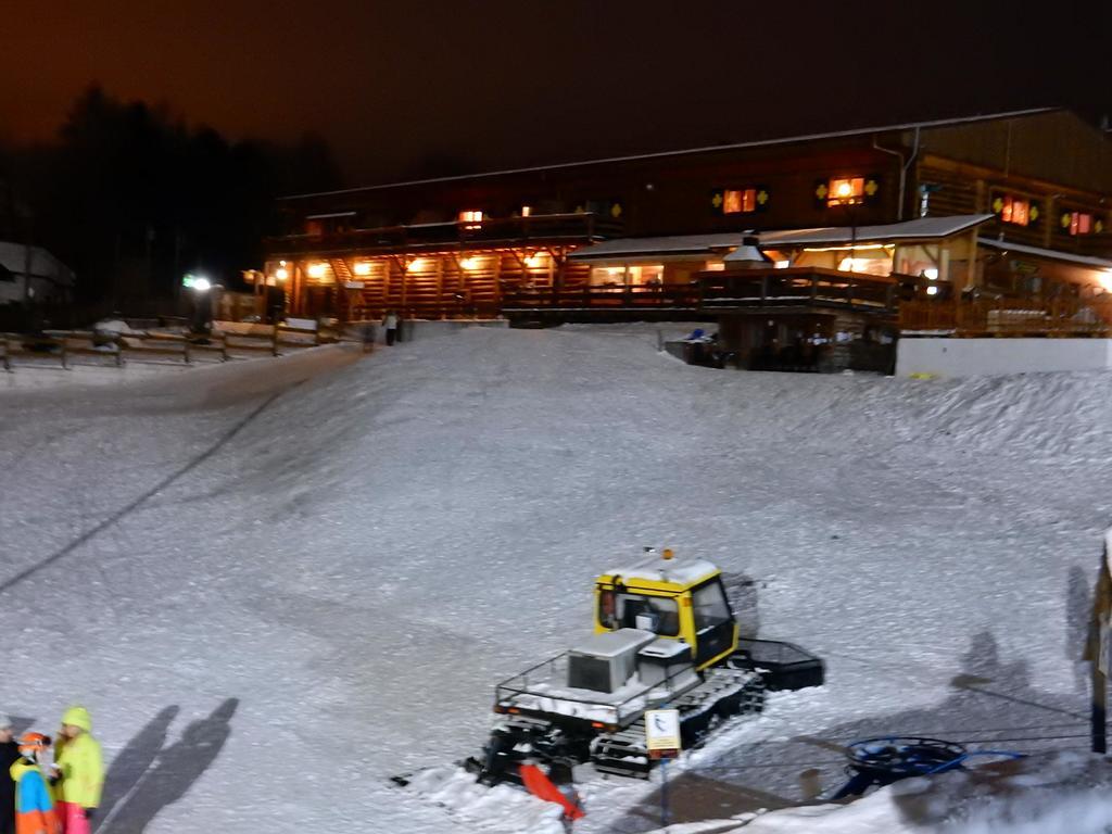 Sport-Hotel Sibenicni Vrch Mnichovice Buitenkant foto