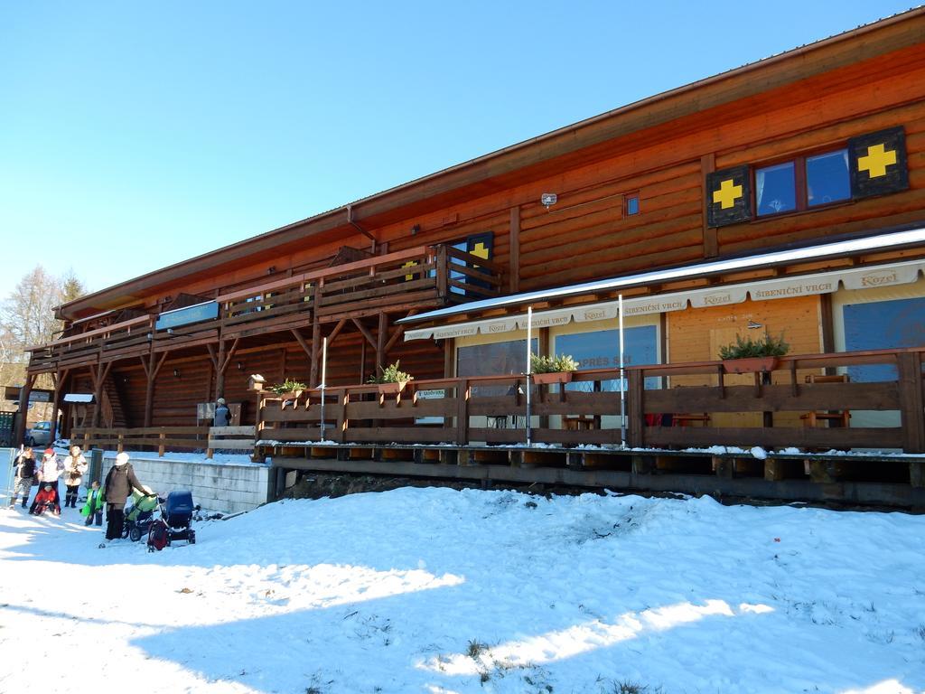 Sport-Hotel Sibenicni Vrch Mnichovice Buitenkant foto