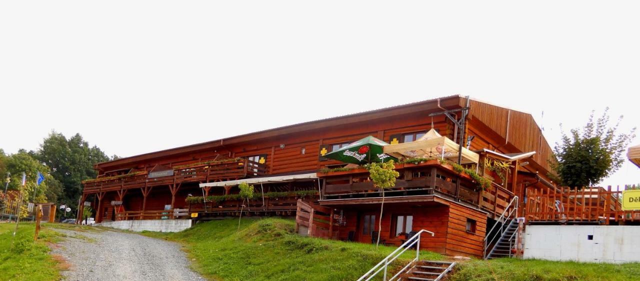 Sport-Hotel Sibenicni Vrch Mnichovice Buitenkant foto